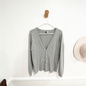 🌸✨💫🌠 - Unisex gray cardigan with button front - S